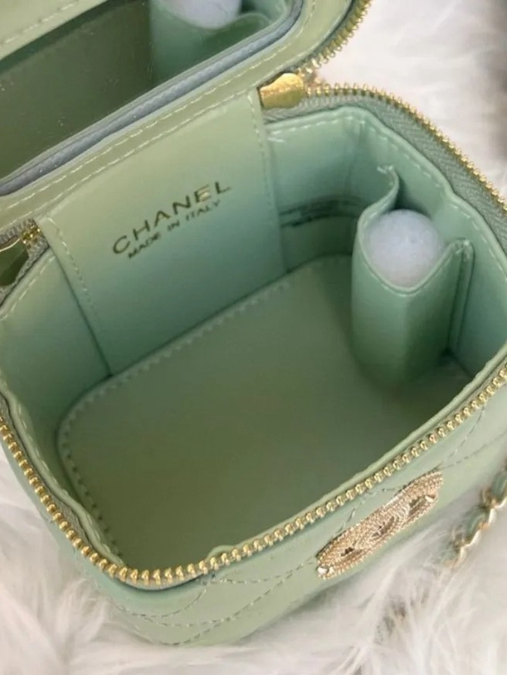 GWP CHANEL Mint Quilted Mini Vanity Bag with Pearl Top Handle - Picture 3 of 5